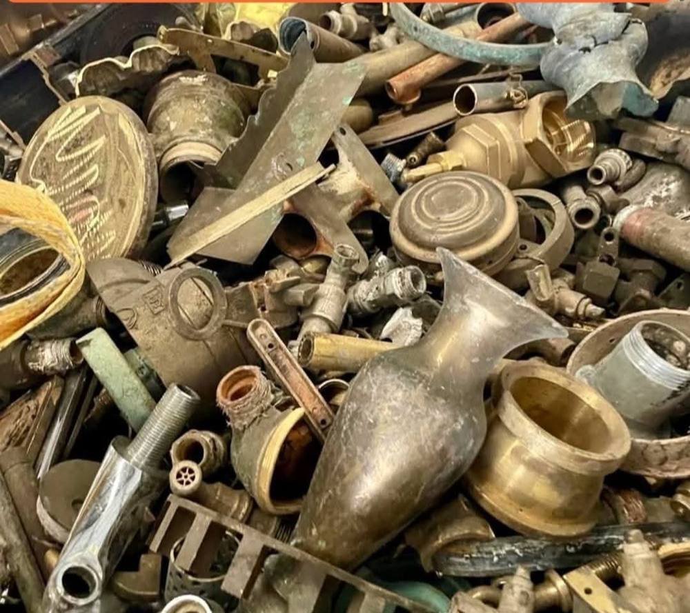 Mixed brass and copper fittings scrap